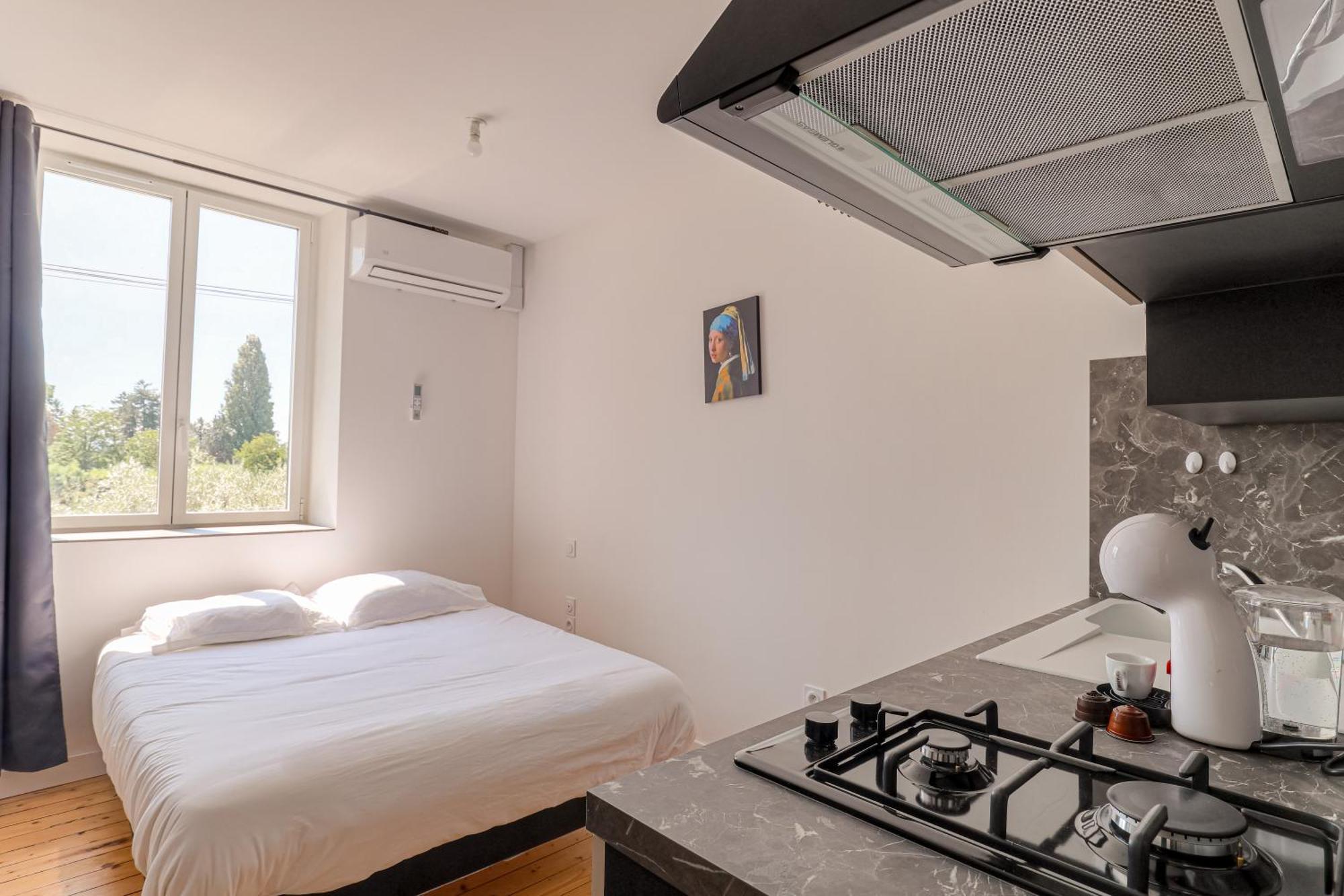 Le Berlin - Les Appartements De L'Olivier Loyettes Exteriör bild